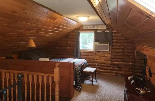 Forestport House | Cozy Rustic Forestport Cabin: Adirondack Getaway: