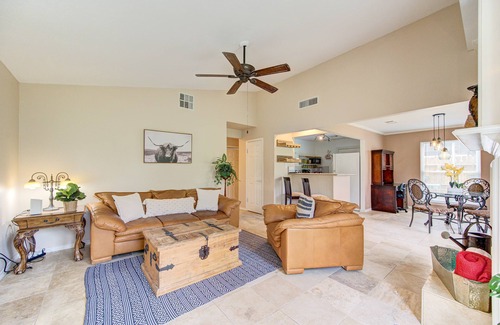 Northside Apartment | Cozy Rustic Townhome! 2bd/2bth ! W/D