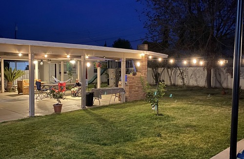 Taft House | Cozy RV 1Bedroom With Cali King bed, Double bunk beds, 1Bath, Private