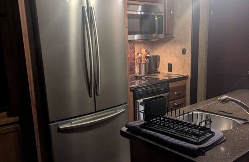 Anderson County House | Cozy RV - Awesome View - Fishing & Pet Friendly!