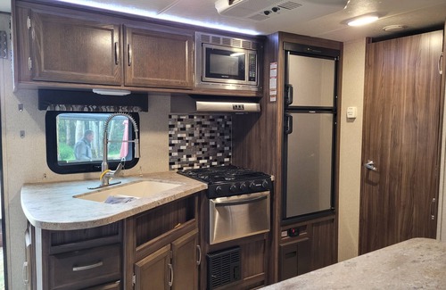 Port Angeles House | Cozy Rv by the Pond in scenic Port Angeles