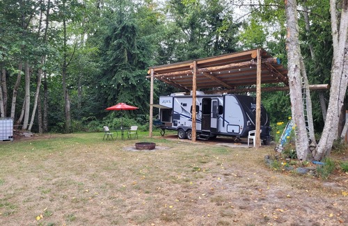Port Angeles House | Cozy Rv by the Pond in scenic Port Angeles