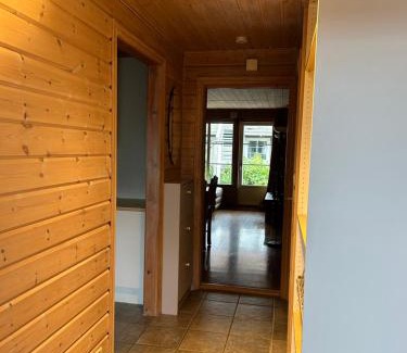 Alna Apartment | Cozy Scandinavian apartment central in Oslo - free parking and close to many amenities