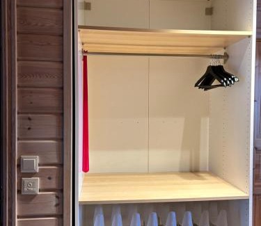Alna Apartment | Cozy Scandinavian apartment central in Oslo - free parking and close to many amenities