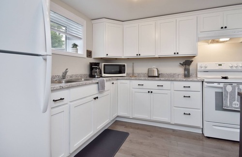 Moncton Apartment | Cozy separate basement appartment in a safe and quiet neighborhood
