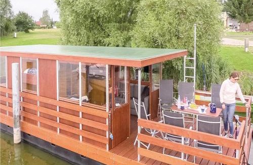 Neustrelitz Boat Rental | Cozy Ship In Neustrelitz With Wifi