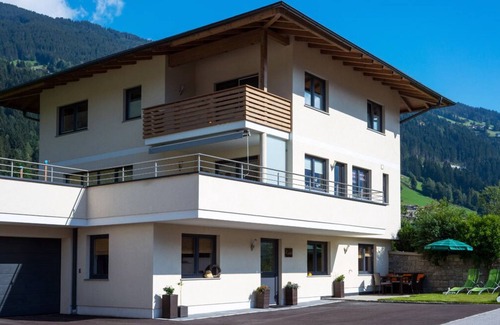 Hippach Apartment | Cozy, single-storey apartment with a separate entrance