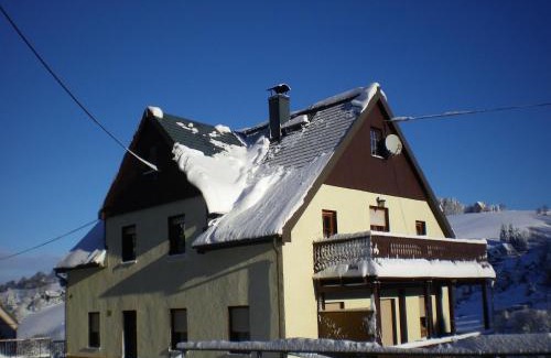 Rittersgrun Apartment | Cozy Ski Base with Garden