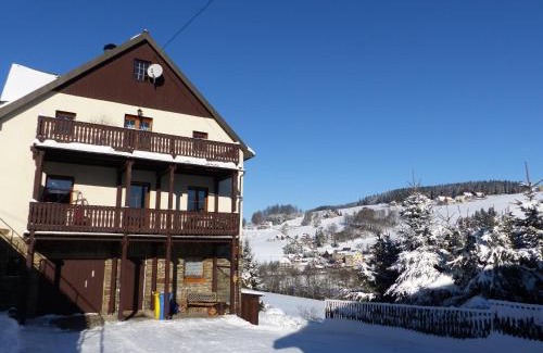 Rittersgrun Apartment | Cozy Ski Base with Garden