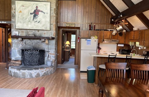 Banner Elk House | Cozy Ski In Ski Out on Ski Beech Mountain