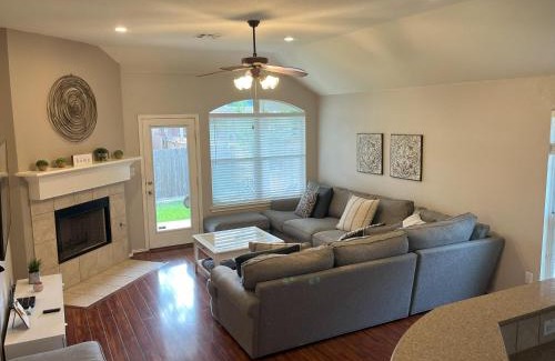 Timberwood Park House | Cozy & spacious 3 bed home North San Antonio - Stone Oak area