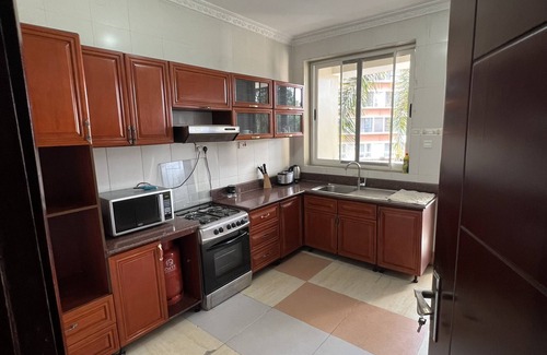 Msasani Apartment | Cozy & Spacious 3BR Near Beach | Pool & Gym