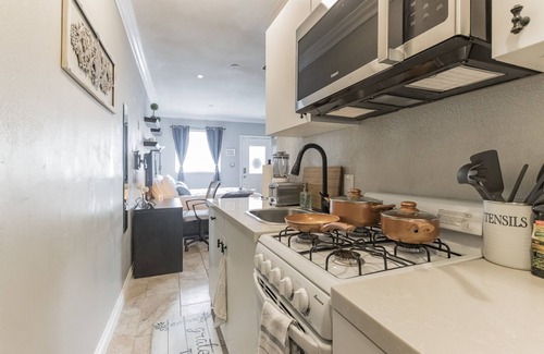 Vista Apartment | Cozy Studio Apartment , Luxury and Private Firepit