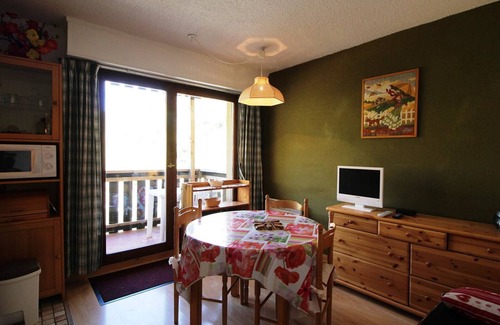 Auris Apartment | Cozy studio cabin for 3 at the foot of Auris en Oisans slopes