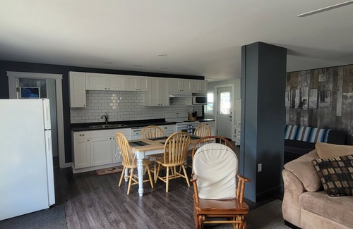 Okanagan-Similkameen Cabin | cozy studio cabin on 20 scenic acres over looking mountains and Hayes creek