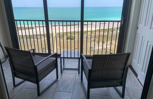 Sand Key Apartment | Cozy studio condo with beachview and shared pool, hot tub, & tennis courts
