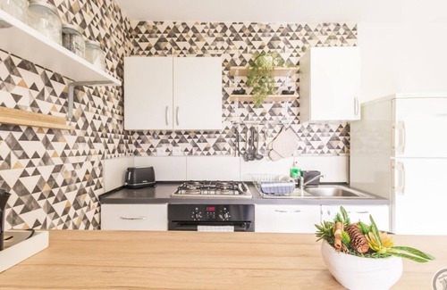 Carentan les Marais Apartment | Cozy Studio in Heart of Cotentin Marshlands - Perfect for Bird Watching and WWII Sites Exploration