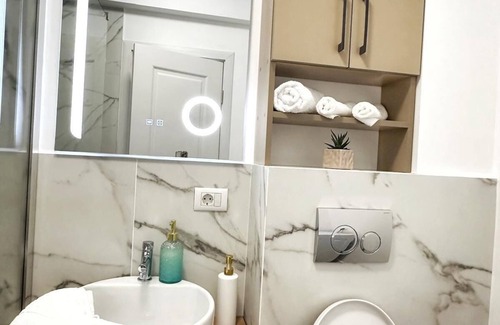 Baia Mare Apartment | Cozy studio in charming Baia Mare with WiFi, AC and free parking