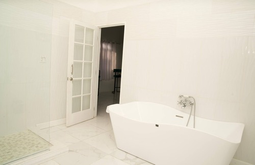 Discovery Bay Apartment | Cozy Studio in Delightful Providenciales with WiFi, AC