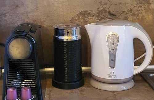 Poros Apartment | Cozy studio-Only 1 min (opposite) from the sea!nfor pet lovers!