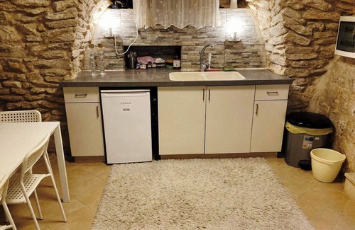 Safed Apartment | Cozy studio with AC and WiFi in delightful Safed