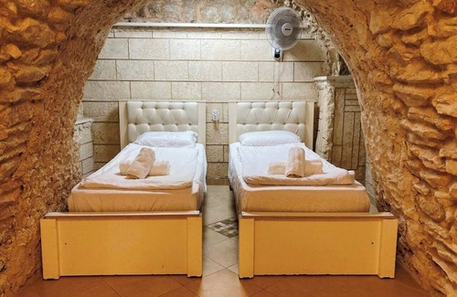 Safed Apartment | Cozy studio with AC and WiFi in delightful Safed
