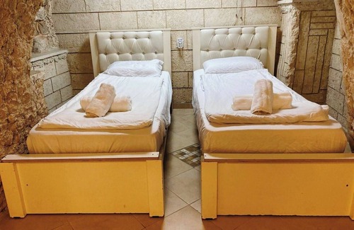 Safed Apartment | Cozy studio with AC and WiFi in delightful Safed