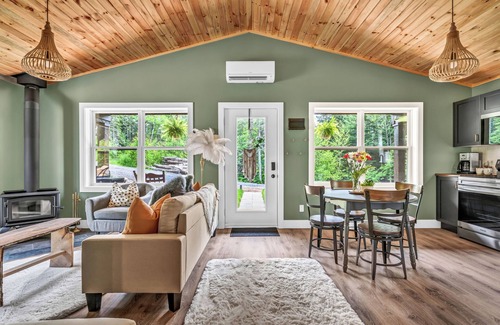 Smiths Corner Cabin | Cozy, stylish, and surrounded by nature; Sojourn Hideaway is the perfect getaway