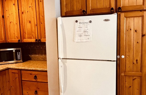 Maugerville Apartment | Cozy suite in the woods. 15min to Grand lake, 6min to amenities. Pet friendly!