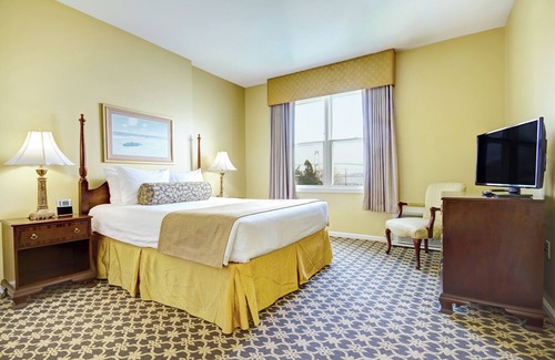 Jamestown Resort | Cozy Suite Off Narragansett Bay w/Free WiFi & Resort Pool