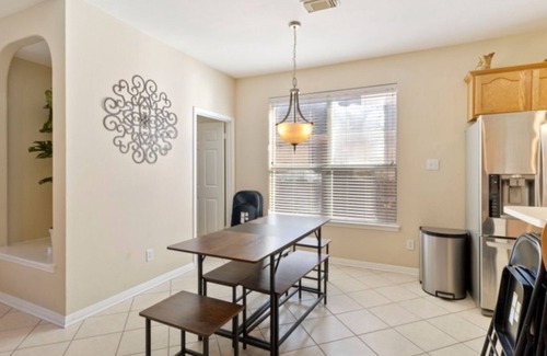 Scofield Farms House | COZY SUNTERRO SERENITY IN NORTH AUSTIN. PET FRIENDLY!