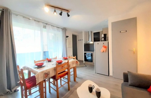 Vignec Apartment | Cozy T3 Sleeps 6 with Balcony, Parking, Wi-Fi, 3-Star Rating in Vignec