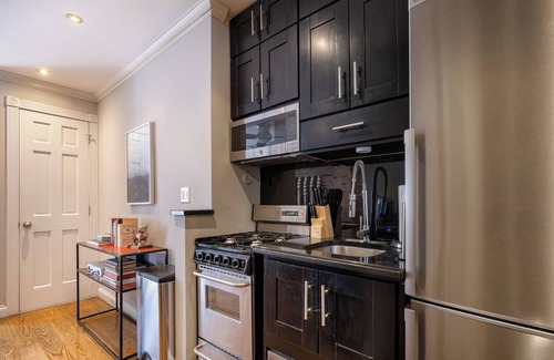 Bowery Hotel | Cozy Three Bedroom on Little Italys Mulberry Street!