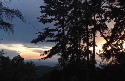 Cerro Azul Ski Chalet | Cozy Tiny Home in Cerro Azul, Panama