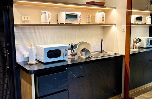 Poblacion District House | Cozy Tiny Home in Davao City center with Outdoor Hot Tub