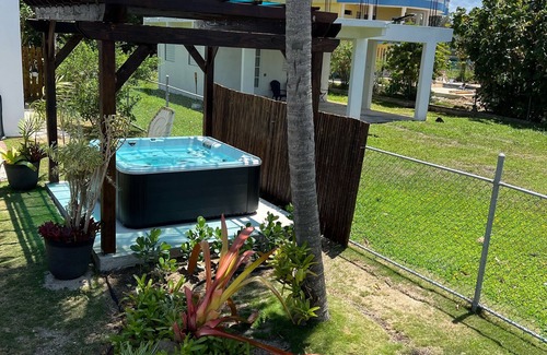 Zarzal Apartment | Cozy tropical paradise- 1min from the beach!