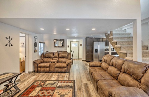 Indian Hills Cabin | Cozy two bedroom cabin 10 min from Red Rocks 25 min from Denver