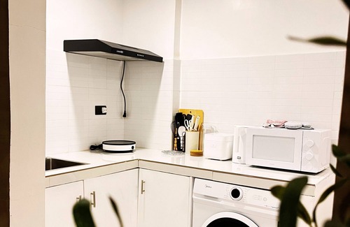 General Santos House | Cozy Up & Spread Out at Square Space 3605 – A Romantic Family Retreat!