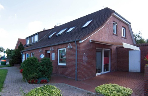 Westeraccumersiel Apartment | Cozy upper apartment captain's loft in the middle of the center