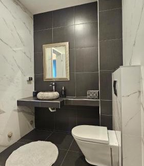 rayon Triaditsa Apartment | Cozy Urban Heaven with Dedicated Parking Spot