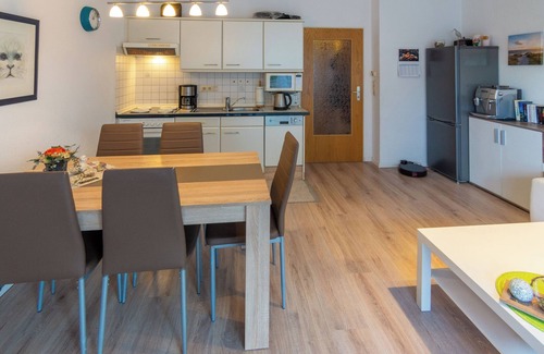 Westeraccumersiel Apartment | Cozy vacation apartment Klein Kluntje in Dornumersiel with terrace