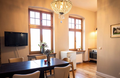 Bruel Apartment | Cozy vacation apartment for up to 4 people on the first floor of a manor house