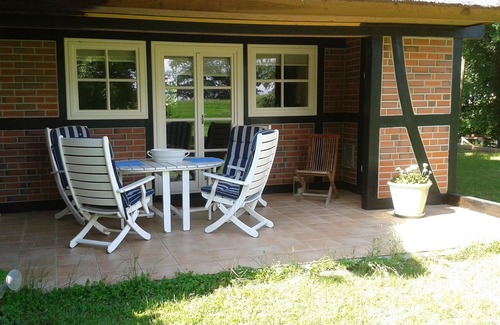 Modlich Apartment | Cozy vacation days under thatch in the biosphere reserve