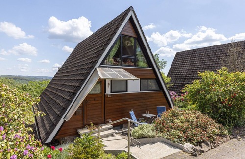 Musen Apartment | Cozy vacation home (70 sqm) for up to 4 people with winter garden on the edge of the forest
