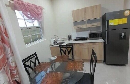 Boarded Hall House | Cozy Valley View Apartment close to U.S Embassy & Airport