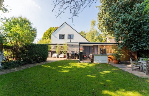 Den Ham Villa | Cozy villa with wellness tub, sauna and garden