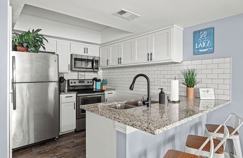 Point Venture House | Cozy Waterfront/Amazing Views/"Paradise Point" in Point Venture!