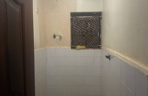 Entebbe House | Cozy with 5 minutes from Entebbe International Airport airport and beach