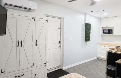 Sunshine Apartment | Cozy with Private Entry Near Fort Myers & Airport