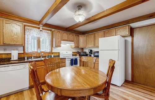 Friendship House | Cozy wooded duplex w/WiFi, full kitchen, shared W/D & near lakes & trails